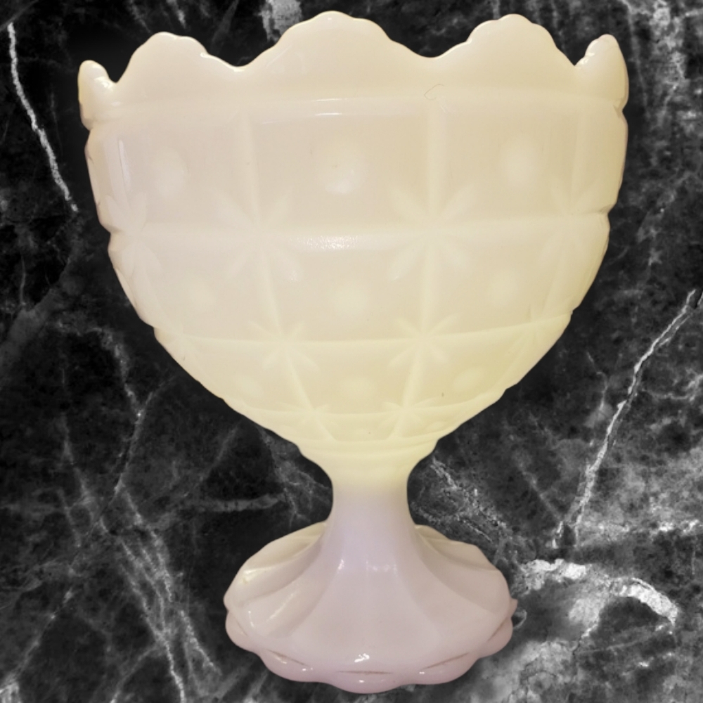 Vtg 60s Fruit Bowl,Candy,Compote White Milk Glass